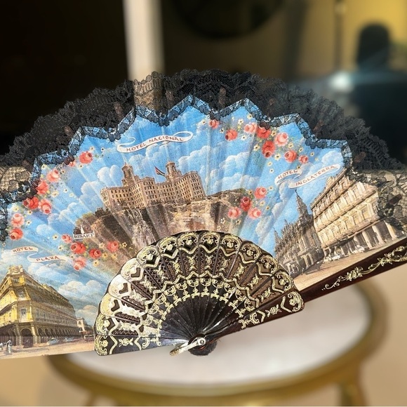 Authentic Cuban Folding hand fan with lace and Hotel Decor Design - Picture 7 of 10